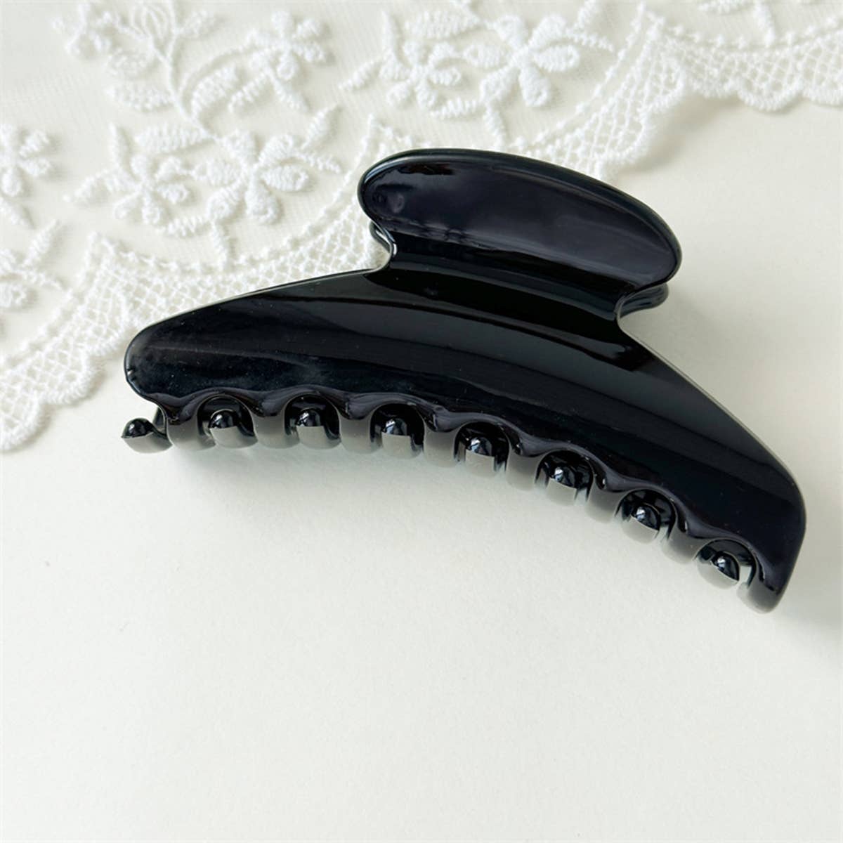 Glossy Fan Hair Clip