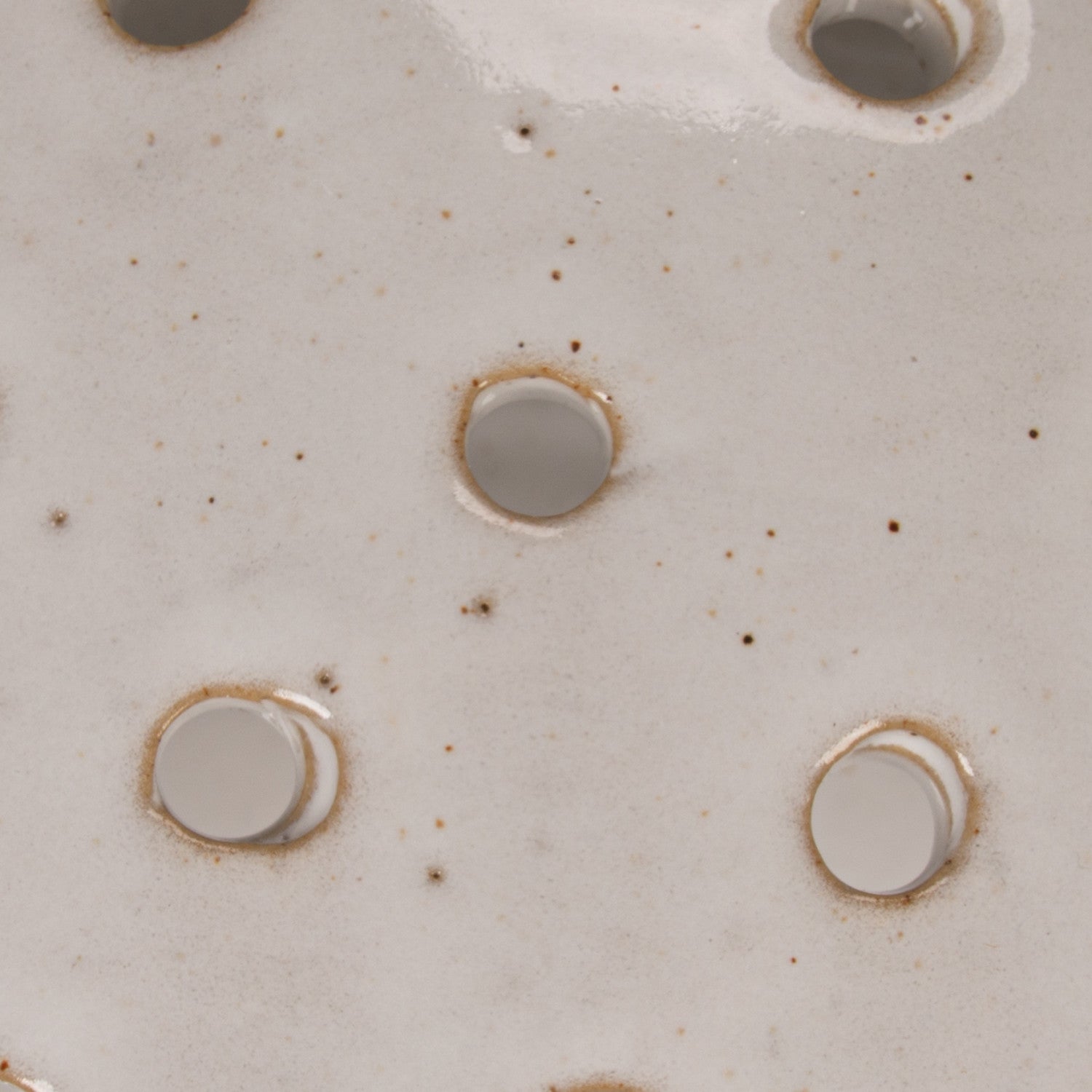 Stoneware Berry Bowl with Strainer